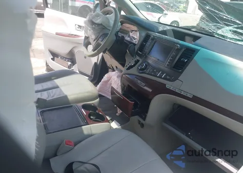 2012 Toyota Sienna Xle V6 8 Passenger from USA, damaged, VIN 5TDYK3DC0CS224177